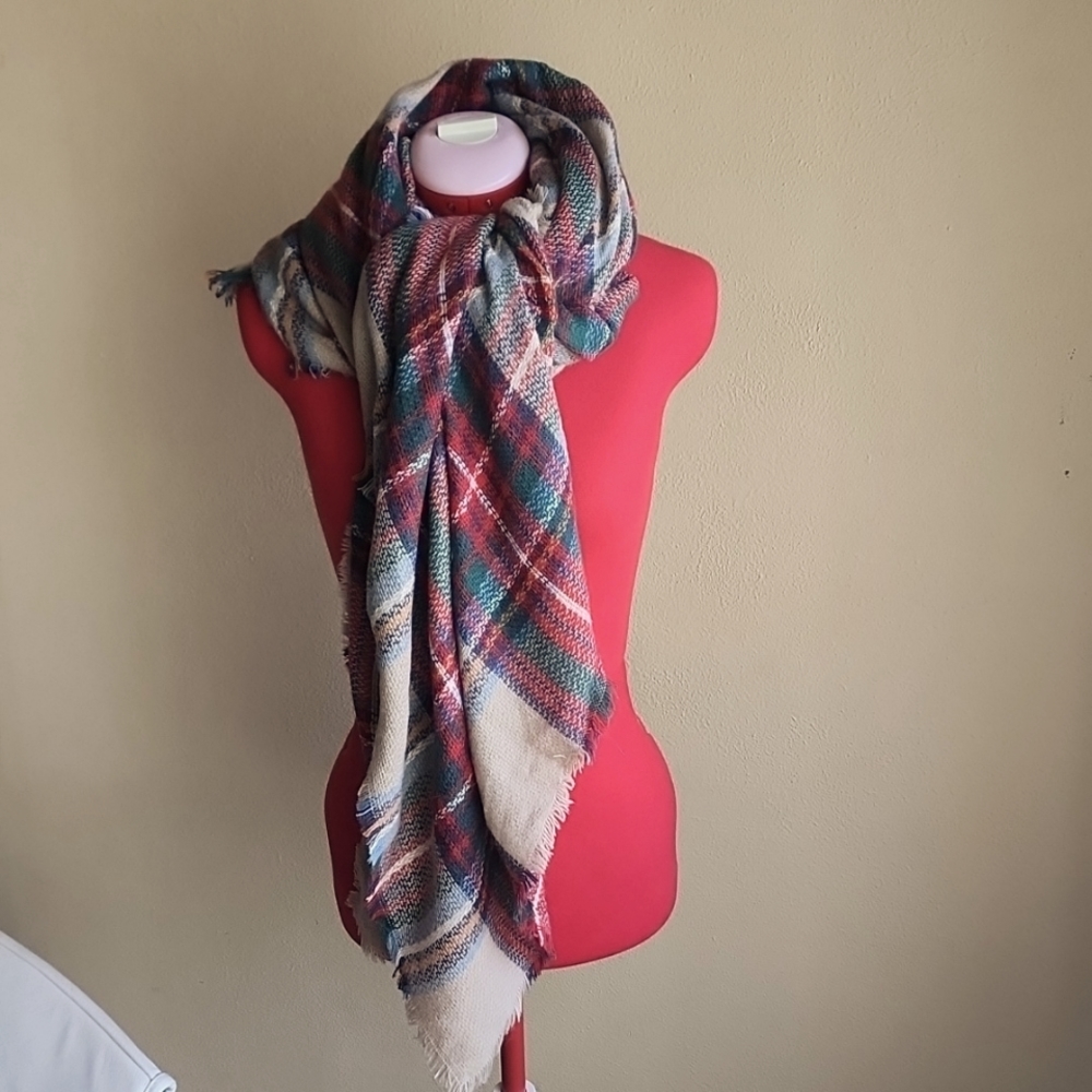 BEAUTIFUL SCARF/SHAWL/WRAP by MODCLOTH!!!